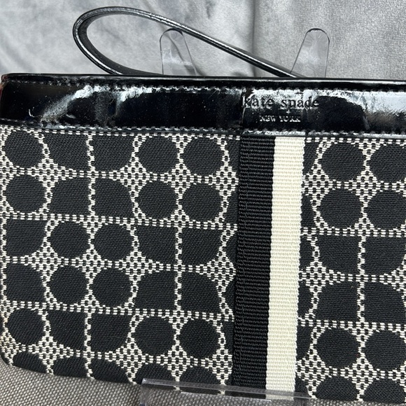 KATE SPADE CLASSIC NOEL CHRISSY WRISTLET - Picture 3 of 9